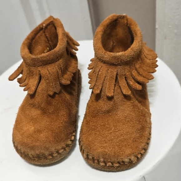 MINNETONKA Infants/Toddlers Suede Leather Indian Moccasins Soft Sole Bootie  🌴✌ - Picture 2 of 7